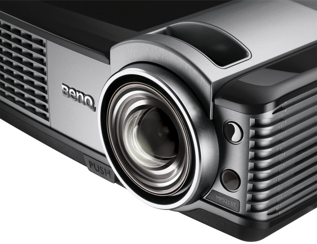 BenQ MP525ST – projektor Short Throw ze współczynnikiem projekcji mniejszym niż 1