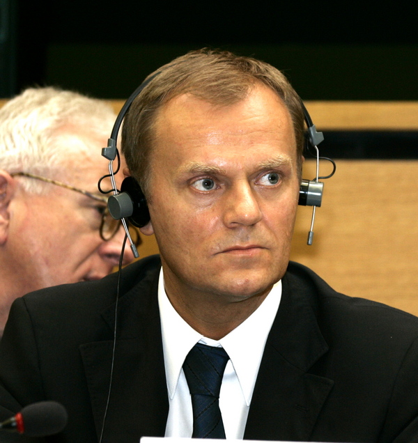 Trwa debata Tuska z internautami ws. cenzurowania sieci. Debata…cenzurowana?