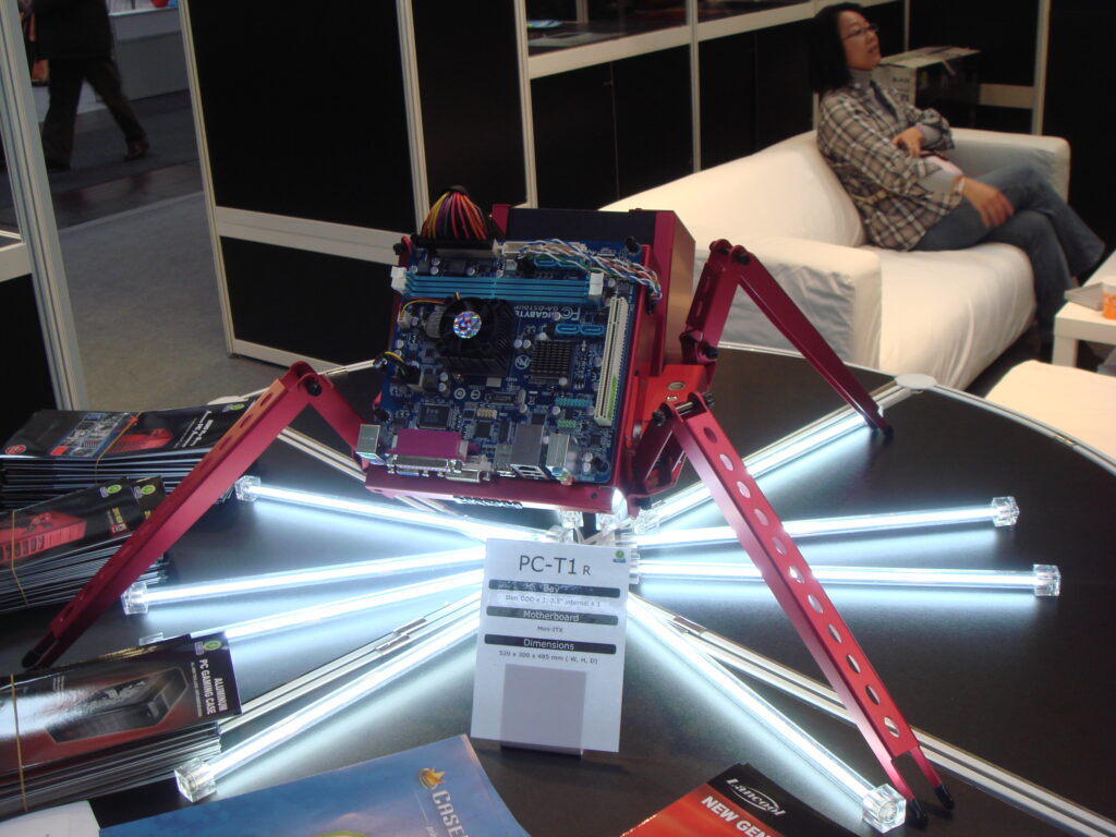 Obudowa w kształcie pająka