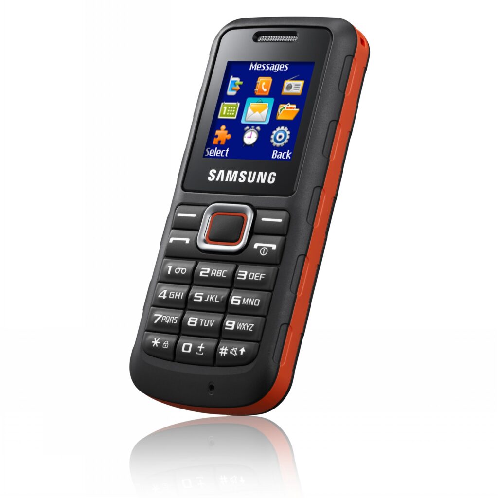"Pancerny" Samsung SOLID E1130B wchodzi na polski rynek