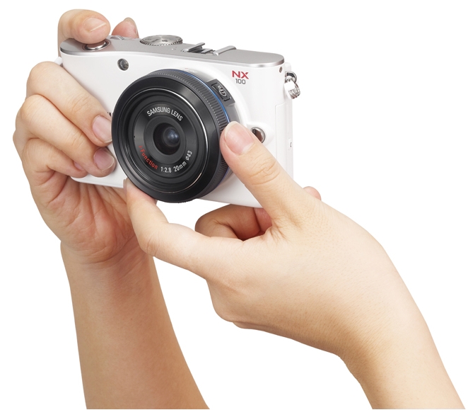 Samsung NX100 – aparat z wymiennymi obiektywami i-Function