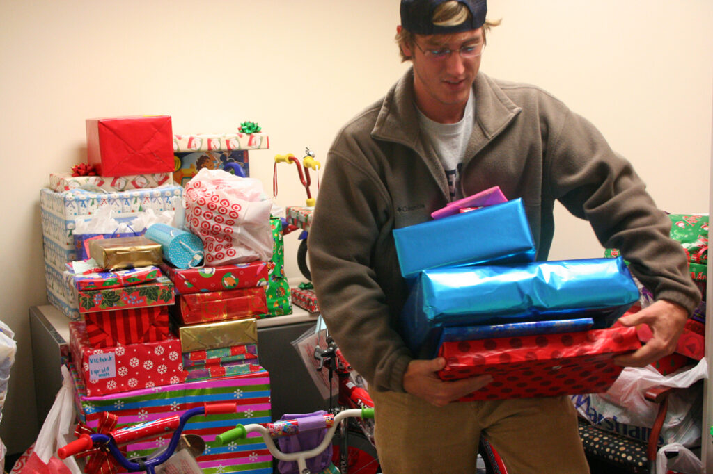 Polacy: Prezenty? Kupimy w internecie!