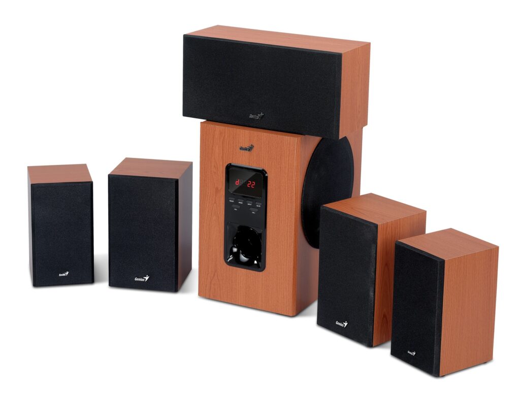 150W w wiśniowym drewnie – nowe głośniki Geniusa