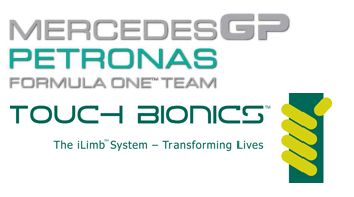 Mercedes podarował protezę ręki fanowi Formuły 1