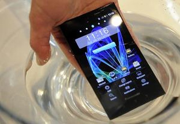 Panasonic Eluga Power – wodoszczelny i z najwyższej półki