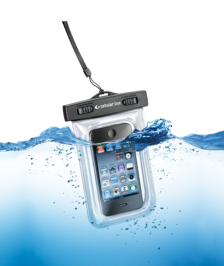 Wodoodporne etui Voyager marki Cellular Line