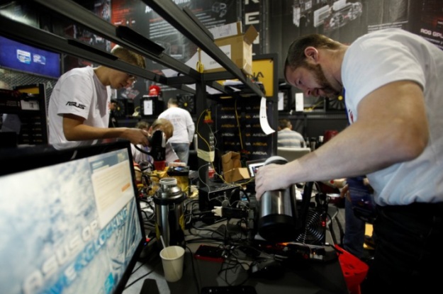 Polak na podium ASUS ROG Open Overclocking Cup