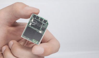Komputerek wielkości karty SD – Intel Edison