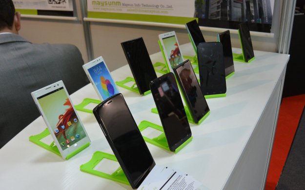 Sprzedaż smartfonów maleje