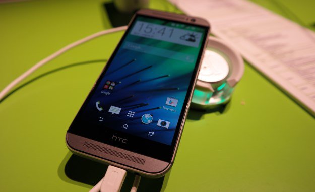HTC One (M8) trafi do sieci Play – znamy cenę