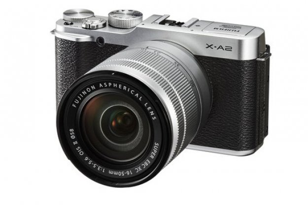 Fujifilm X-A2 – aparat do robienia „selfiaków”