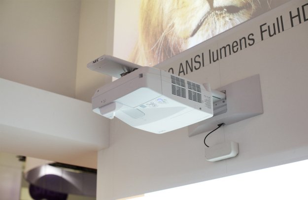 NEC UM352Wi – interaktywny projektor ultrakrótkoogniskowy