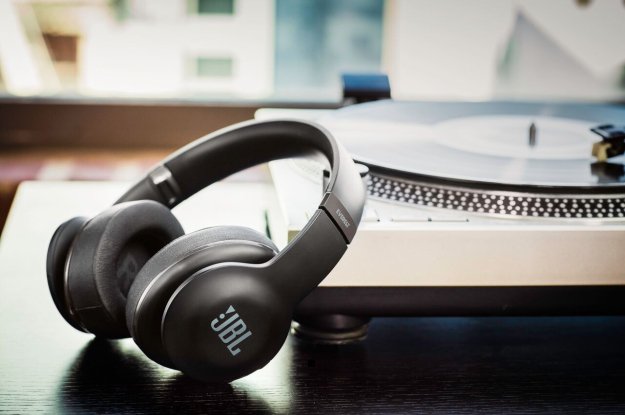 Nowa seria słuchawek bezprzewodowych JBL
