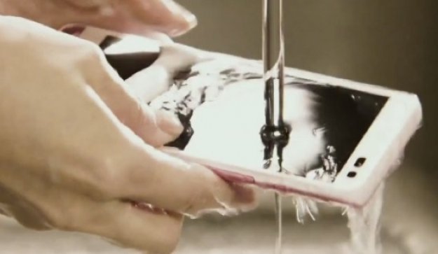 Kyocera Digno Rafre – smartfon odporny na mydło