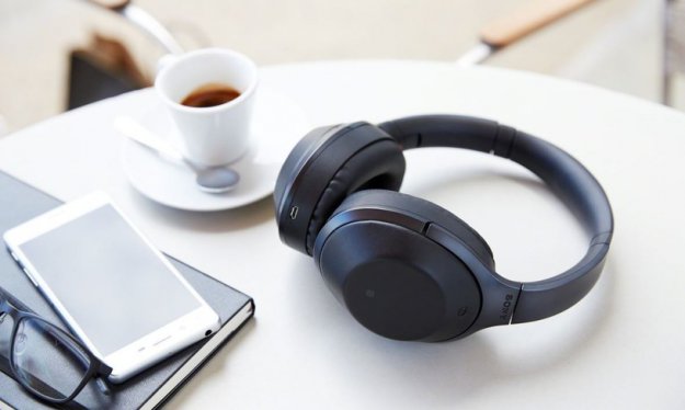 Sony wprowadza na rynek  słuchawki MDR-1000X