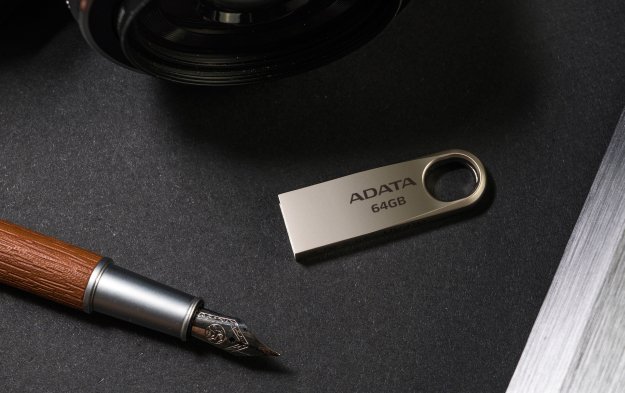UV310 – wytrzymały pendrive od Adata