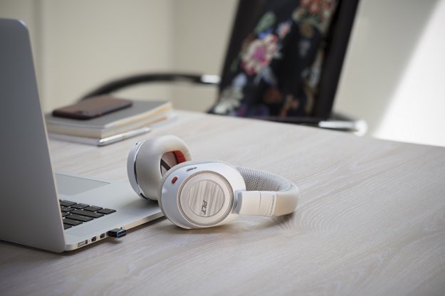 Plantronics Voyager 8200 Uc – słuchawki, które nie boją się hałasu