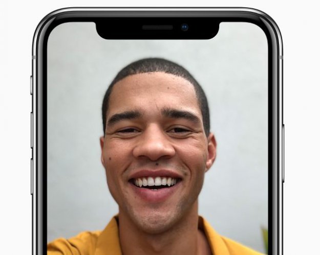 W zuchwały sposób skradziono 313 iPhone’ów X