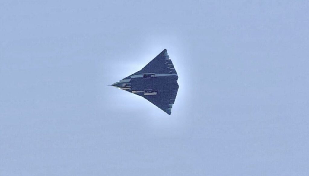 Chiński supersamolot J-36: Ciekawa analiza możliwości maszyny przyszłości