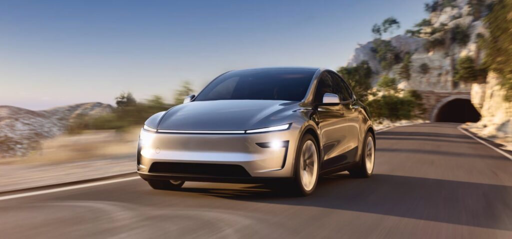 Tesla rozjechała dzieci. Fatalny test funkcji Full Self-Driving i kolejny duży problem Elona Muska