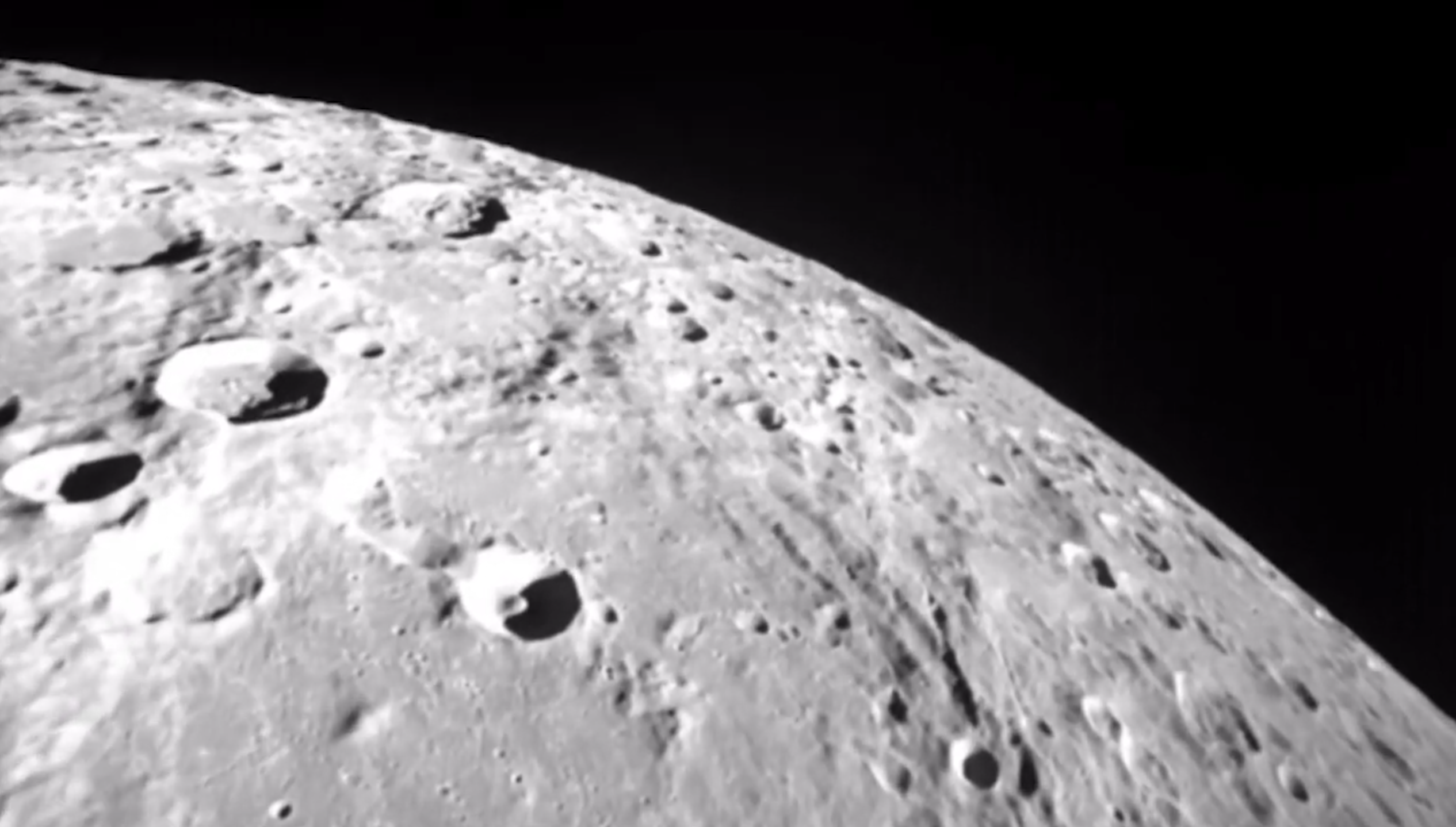 Fragment niewidocznej strony Księżyca uchwycony przez Blue Ghost