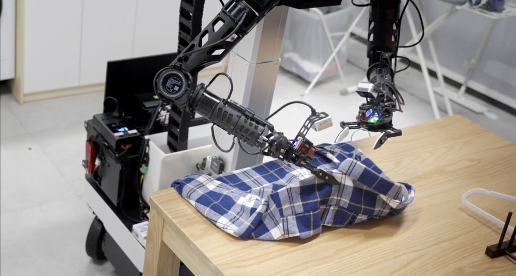 Najpierw TikTok, teraz robot. Złoży za ciebie ubrania i upora się z brudnymi talerzami