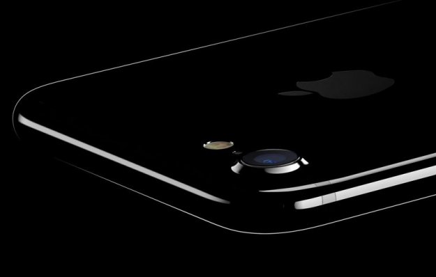 Apple przeprasza za baterie w iPhone’ach