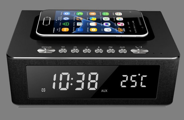 Platinet PMGQ10B – radiobudzik z ładowarką bezprzewodową