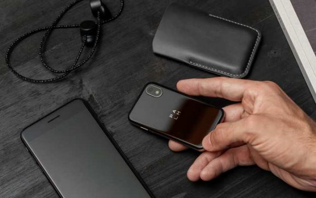 Palm – mini-telefon dla naszego dużego smartfonu