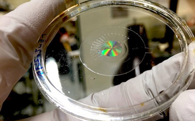 Elektroniczna soczewka lepsza niż oko