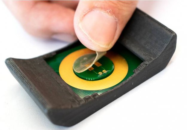 Folia samoprzylepna do monitorowania stanu zdrowia