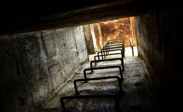 Informacje o bunkrach z bronią jądrową odnalezione… w fiszkach online