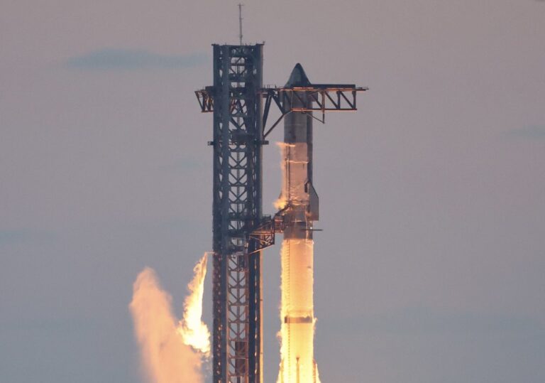 Kolejny lot Starshipa. Tym razem ma on dla SpaceX znaczenie przełomowe – statek zabiera na pokład satelity Starlink V3
