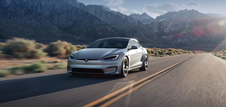 Źródło: https://www.tesla.com/pl_pl