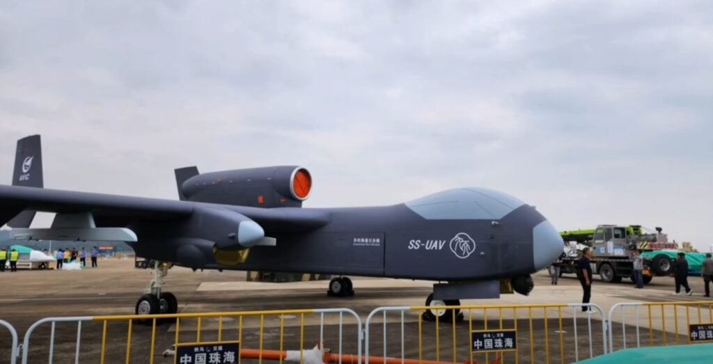 Chińczycy stworzyli drona, który jest lotniskowcem. Czy dominacja Amerykanów na niebie jest zagrożona?