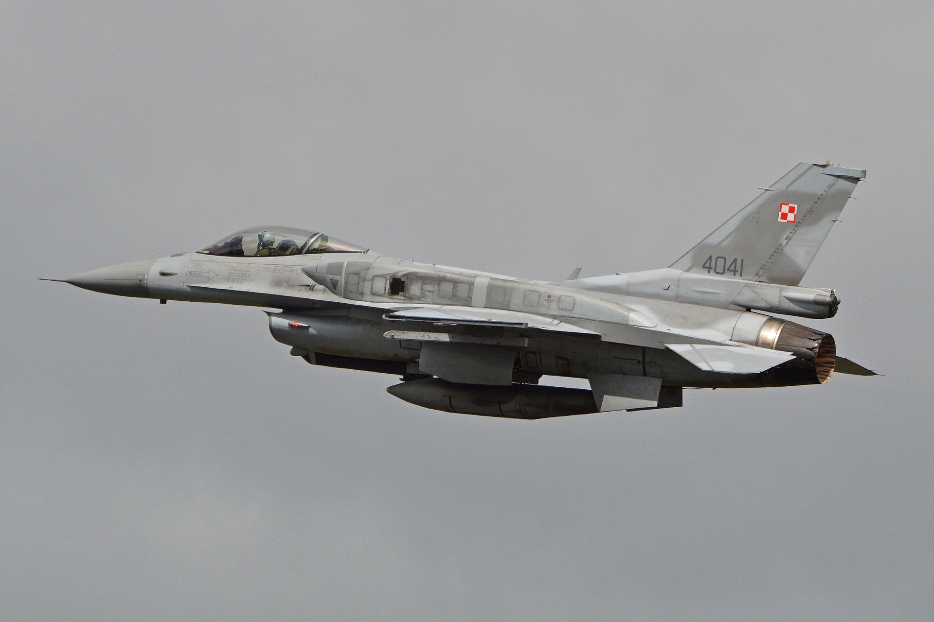 F-16 w polskich barwach