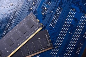 Zwlekasz z kupnem RAM-u? Samsung ostrzega, że przyszły rok może być jeszcze gorszy dla konsumentów