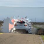 Tesla Model Y wjeżdża w ścianę z namalowaną drogą