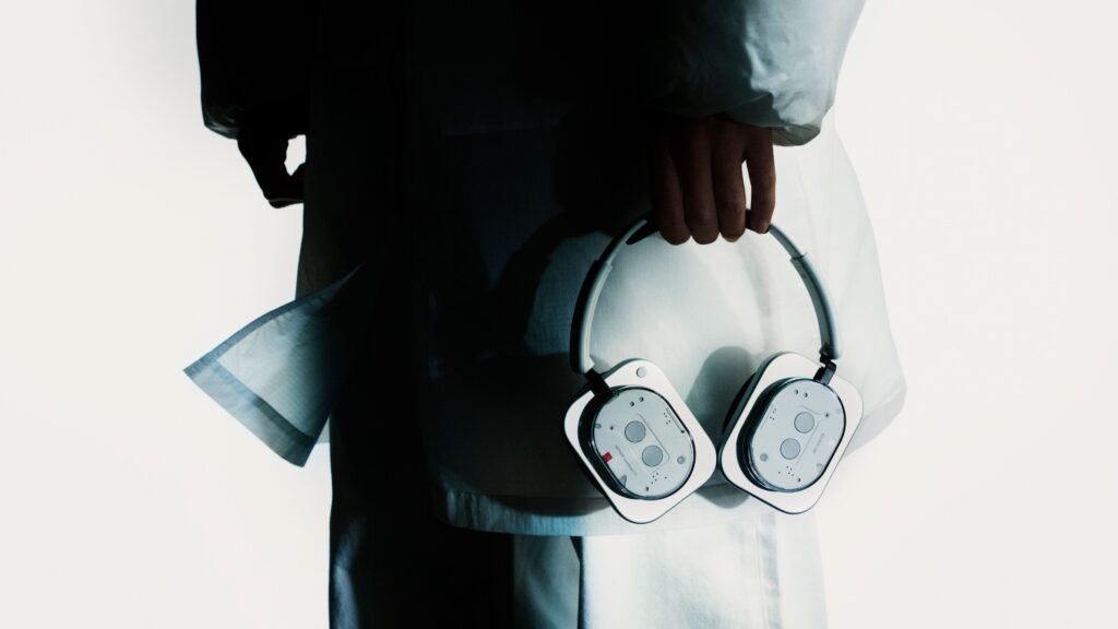 Nothing Headphone (1): Słuchawki nauszne, które przykuwają wzrok nietuzinkowym wyglądem