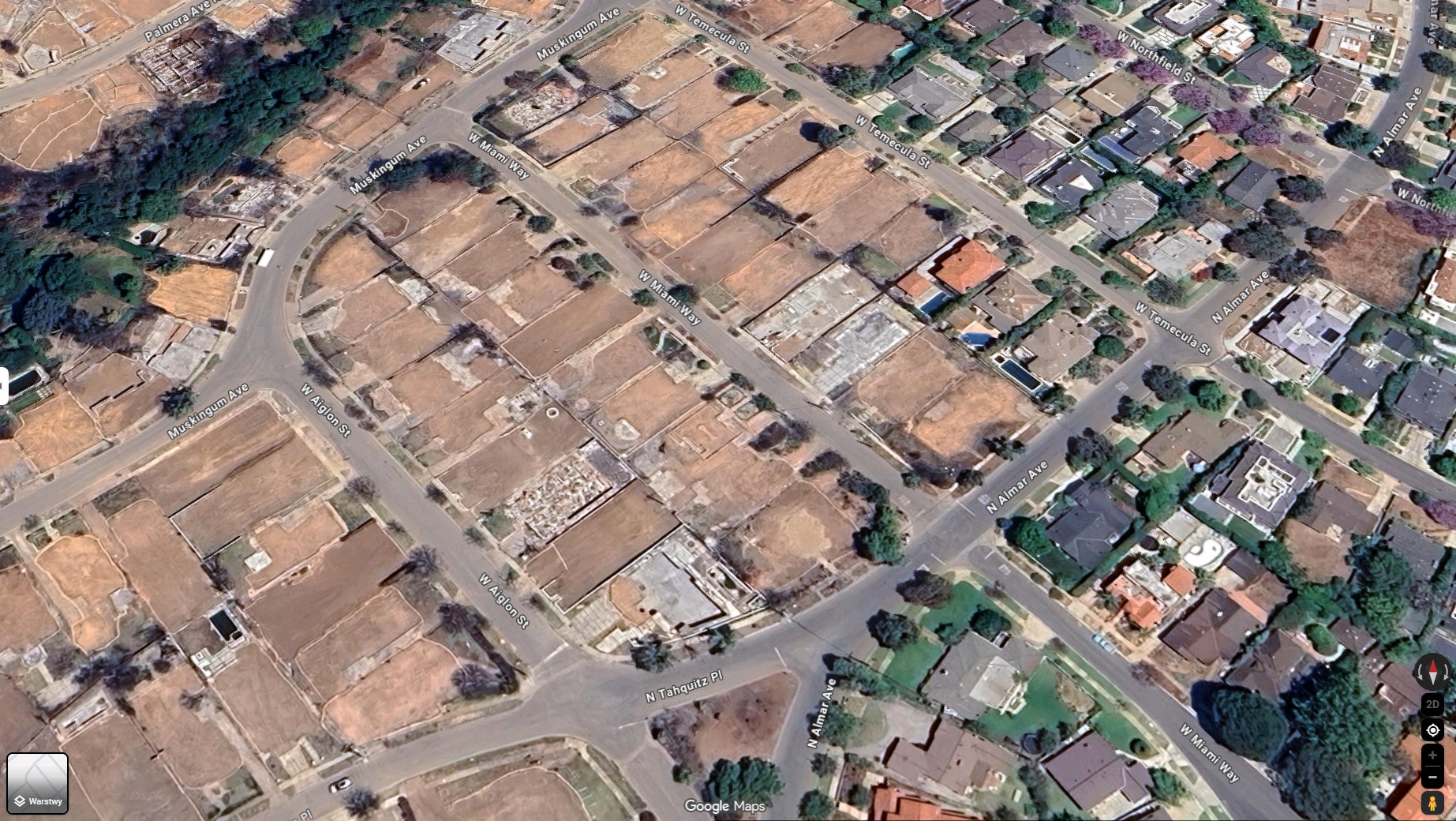 Zniszczone osiedle widoczne w Google Maps