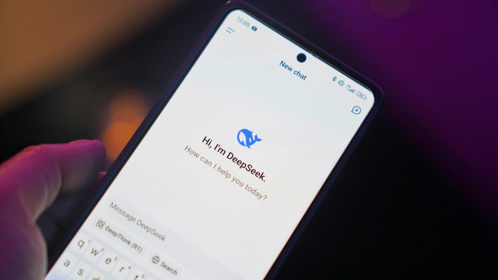 „Nie wysyłamy Blackwell do Chin”. Administracja Trumpa oskarżyła DeepSeek o szkolenie AI na najpotężniejszych układach Nvidii, mimo że firma nie powinna mieć do nich dostępu