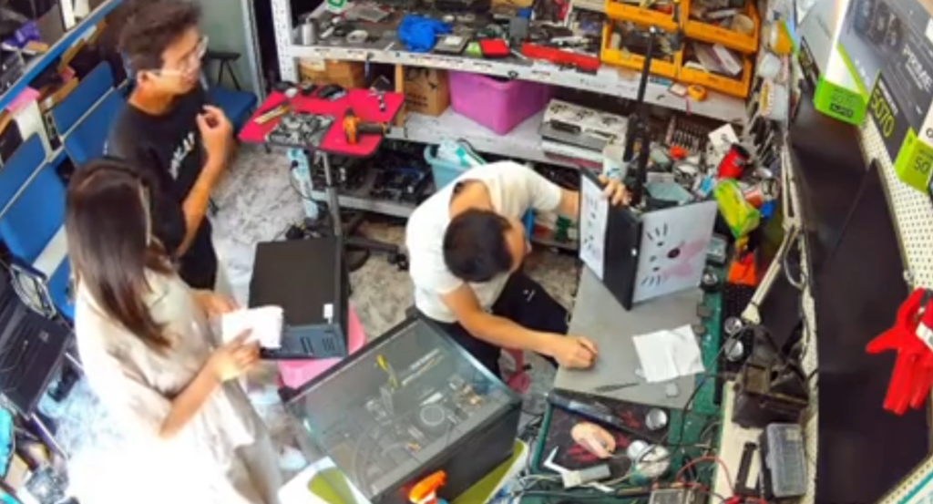 Dlaczego laptop się przegrzewa? Wiralowy filmik pokazuje, że pod uwagę należy brać wszystko