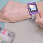 Game Boy przerobiony na zegarek