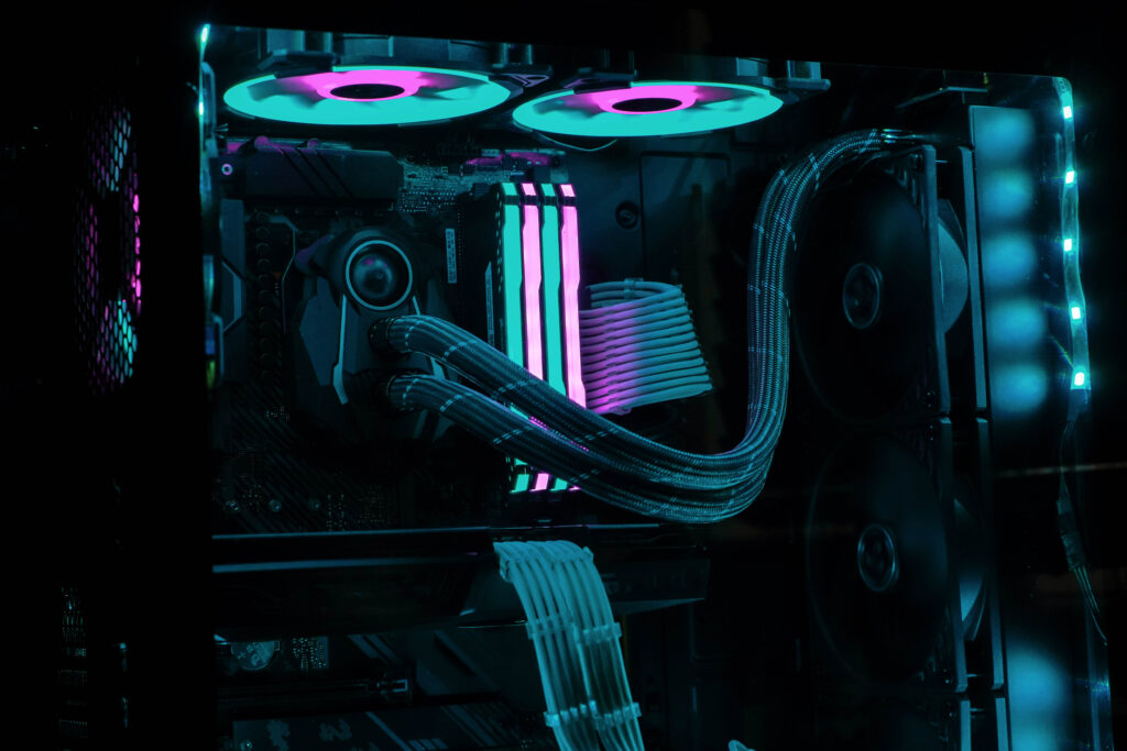 Czy komputer do gier to obecnie lepsza inwestycja niż PS5? Linus Tech Tips udowadnia, że tak