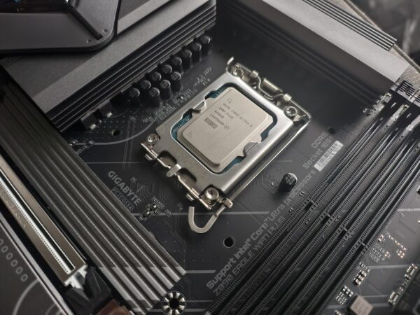 Intel Core Ultra 5 250K Plus