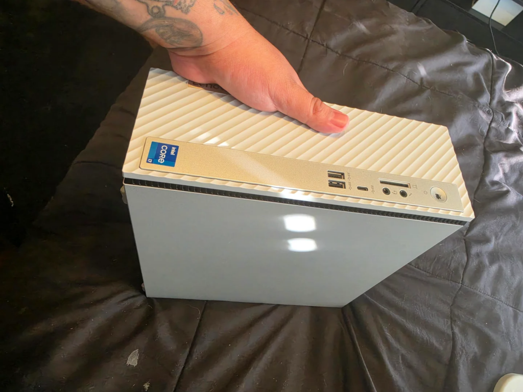 Niesamowite znalezisko w sklepie ze starociami. Komputer za 20 dolarów skrywał procesor i7-12700K i 32 GB RAM