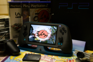 Przenośne PlayStation 2? Modder przerobił najpopularniejszą konsolę świata na handhelda