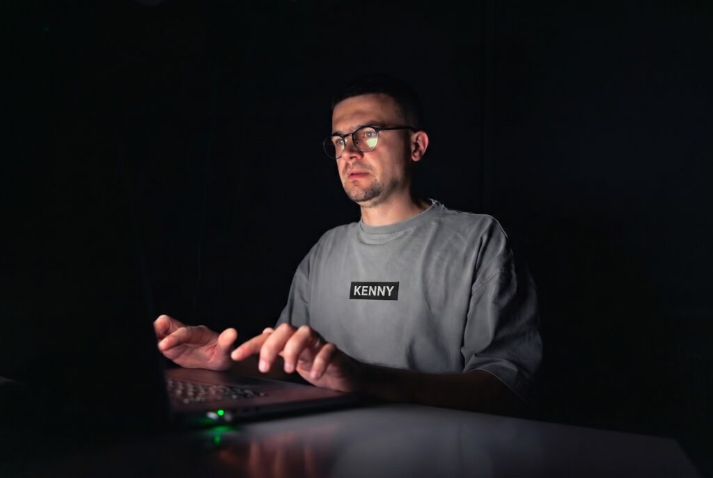 Jak agencja KENNY wdraża AI w projektach webowych?