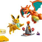 Lego Pokémon Smart Play: Charizard vs. Jolteon Ultimate Battle. Fot. Lego