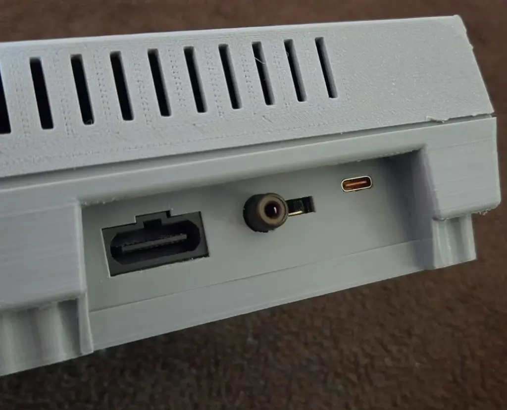 Konsola Super Nintendo z… portem USB-C. Użytkownik Reddita naprawił klasyczny sprzęt w nietypowy sposób